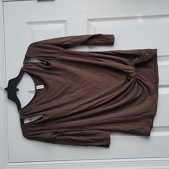 Leo Rosi Women's Cold Shoulder Top - Picture 1 of 10